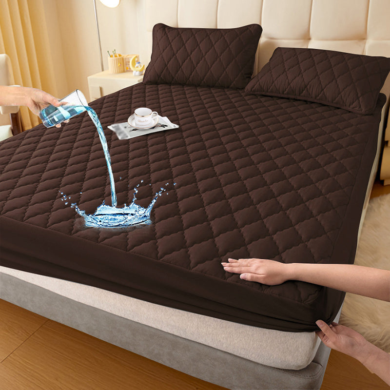 🛏️ Teljesen vízzáró matracvédő😴 Puha, párnázott felület + mély sarkok – Nem csúszik, nem mocorog!