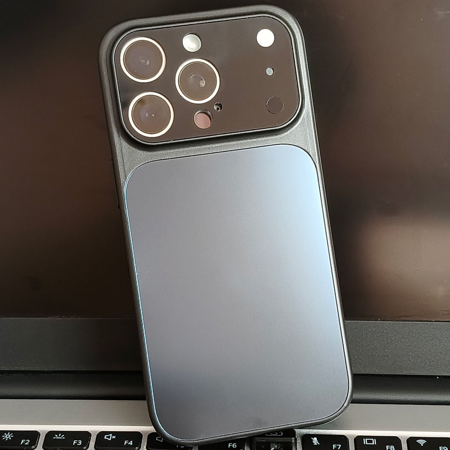 🔥Trendi telefonhuzat📱360° Védelem Telefon Tok – Matt Finish + Emelt Szél!