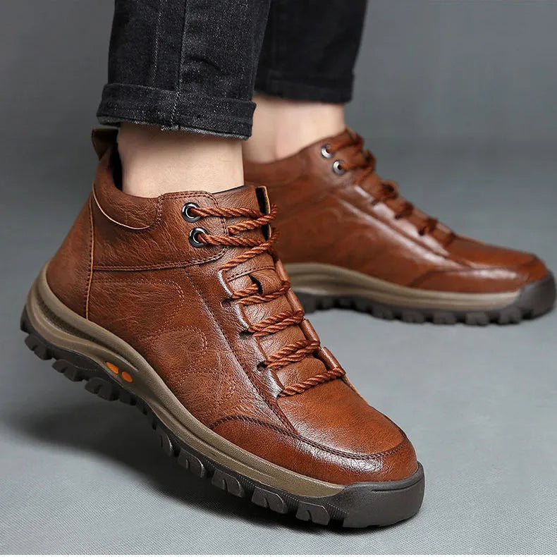 Suuperre® Premium usnjeni ortopedski čevlji | Ergonomsko oblikovani za lajšanje bolečin v hrbtu, kolenih in stopalih ter zagotavljajo izjemno udobje (ročno izdelani).