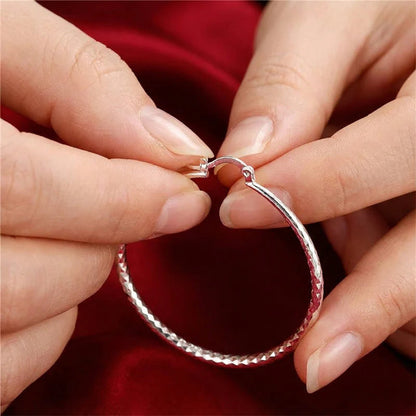 🔥1 vásárol 1 ingyen kap💎Klasszikus Diamant Polírozott Fülbevalók – Vészletlen Eleganciáért!