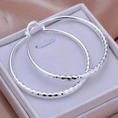 🔥1 vásárol 1 ingyen kap💎Klasszikus Diamant Polírozott Fülbevalók – Vészletlen Eleganciáért!