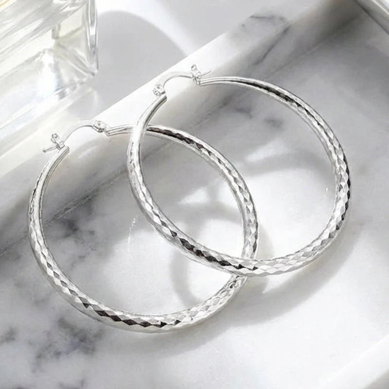 🔥1 vásárol 1 ingyen kap💎Klasszikus Diamant Polírozott Fülbevalók – Vészletlen Eleganciáért!