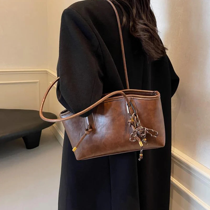 👍2026 Új modell😜30% árcsökkentés👜 Vintage stílusú PU bőr válltáska – Prémium minőség, praktikus és nőies mindennapi kiegészítő!