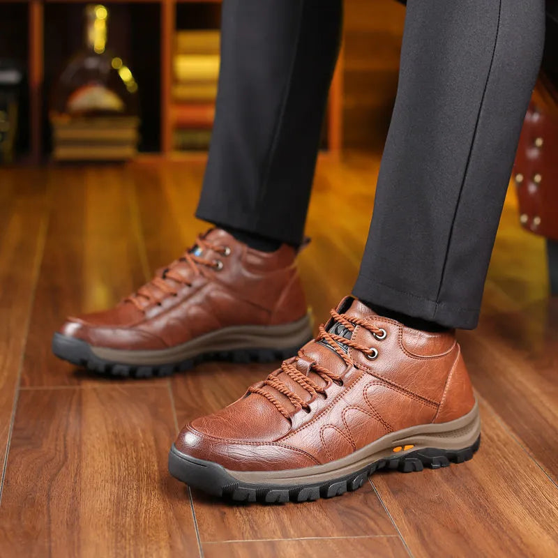 Suuperre® Premium usnjeni ortopedski čevlji | Ergonomsko oblikovani za lajšanje bolečin v hrbtu, kolenih in stopalih ter zagotavljajo izjemno udobje (ročno izdelani).