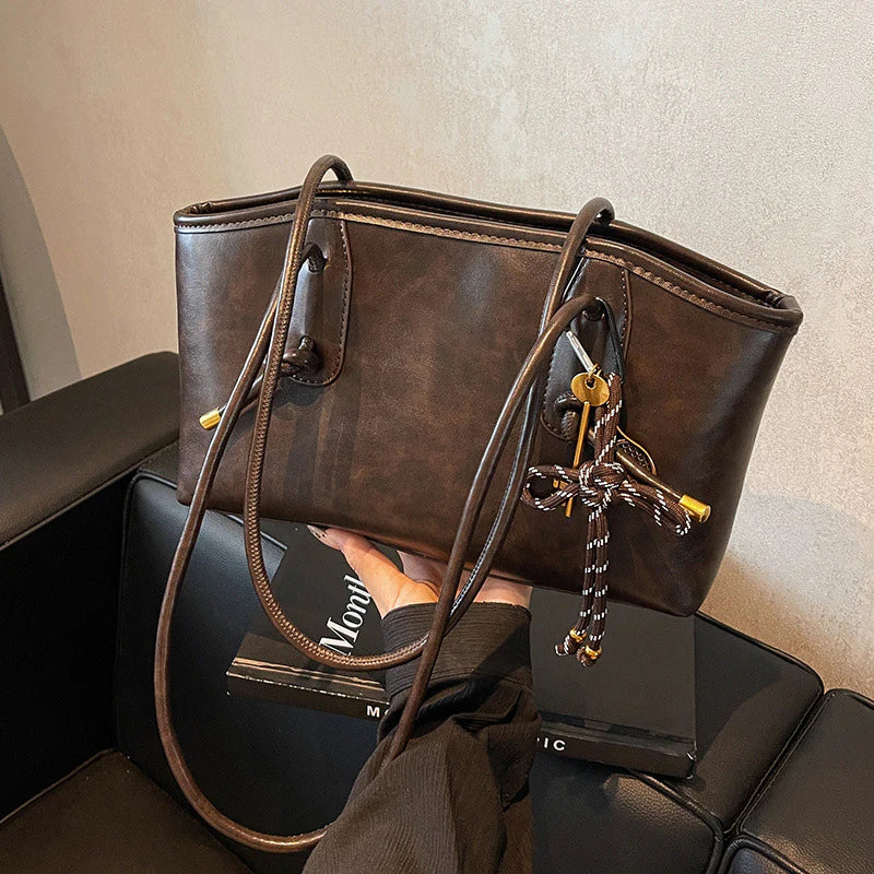 🎁Ingyenes ajándék-medálja🔥Kedvezményes ár👜 Vintage PU válltáska – Időtálló elegancija minden napra!